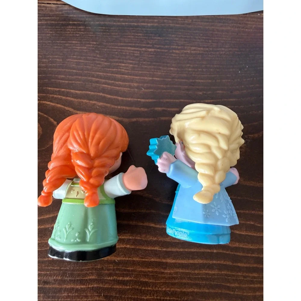 Fisher Price Little People Disney Frozen Elsa Ice Palace Playset Anna Elsa GMN61